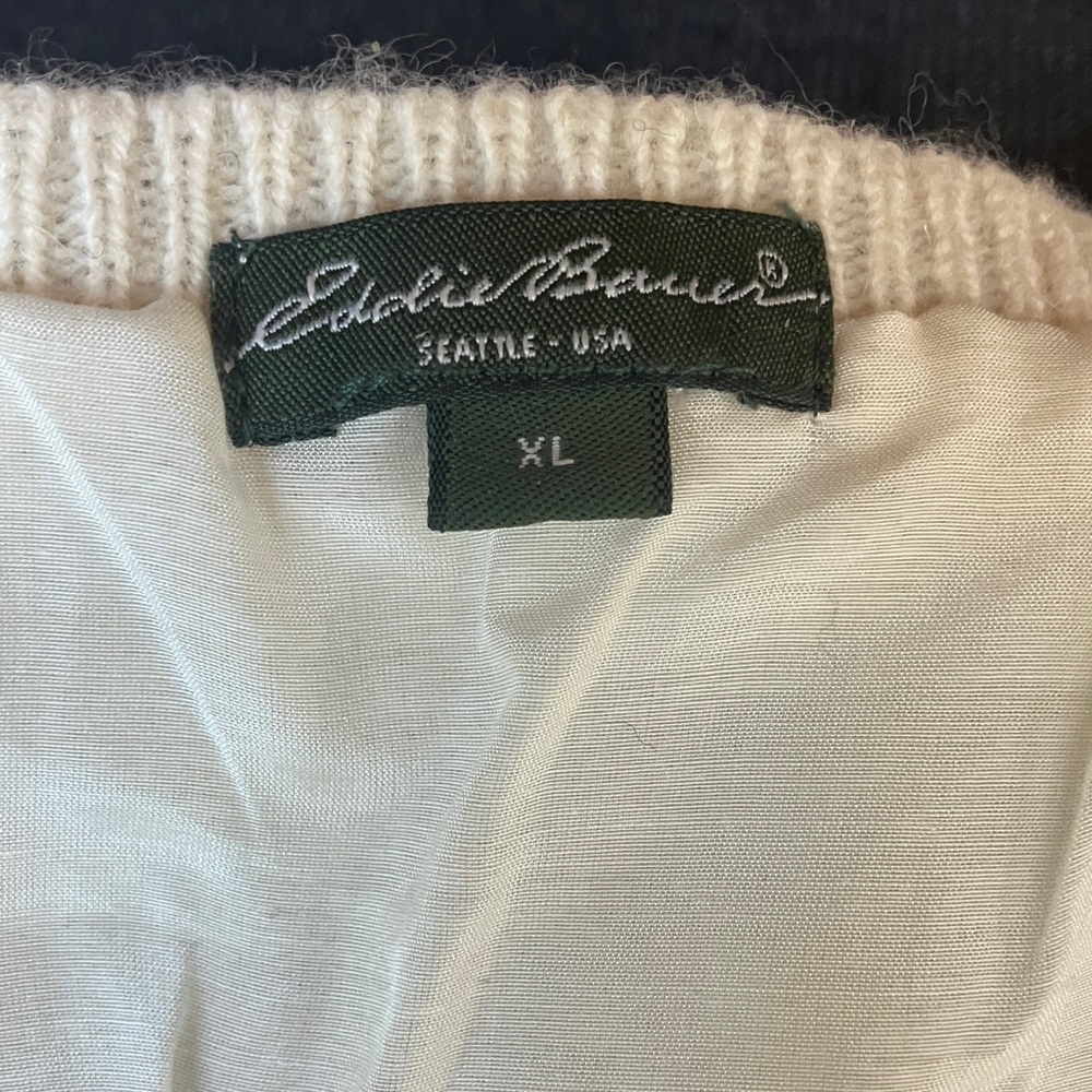 Eddie Bauer Festive Cream Lambswool Cardigan with silver and gold beadwork - Picture 4 of 8